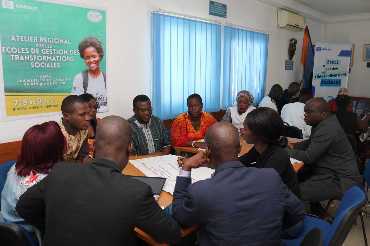 Les Écoles de Gestion des Transformations Sociales (MOST) à Abidjan c’est plusieurs représentants d’organisations de jeunesse et ministères de plusieurs pays 🇧🇯 🇹🇬 🇬🇳 🇨🇮
… qui sont réunis pour parler de « Paix et sécurité en Afrique de l’Ouest »