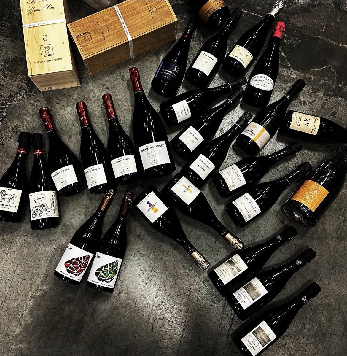 STOCKHOLM!

Den 23/3 &amp; 29/3 blir det CHAMPAGNE BONANZA hos The Sparrow med Sveriges bästa 🍾-portfölj

23/3 Chardonnay tema med massa BdB på glas

29/3 Stor flaskfest med Massa 🦄 på flaska och även något Unikt på glas

Missa inte att boka bord, annars ses vi och öser på i baren!