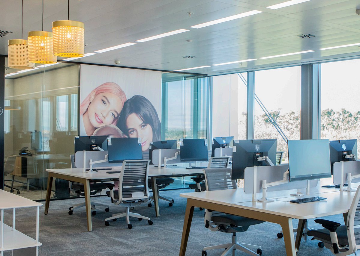 rocheav73's tweet photo. 🗣 This #PROjectPlug looks at a @LOrealGroupe x @Ergotron collab 🗣

ℹ L’Oréal set out to create employee-focused work environments within their new Madrid &amp; Lisbon HQs. Read why they chose Ergotron’s LX Monitor Arms: https://t.co/TUHtjCRVE9

Great project guys 👏 👏

#avtweeps https://t.co/mk6yNDptMh