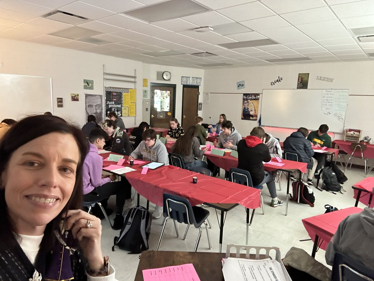 This_Is_Bunk's tweet photo. @KurtWeyers @AshwaubenonHS Should have invited you to progressive reformer speed dating in apush today!  #TRwontbreakyourtrust https://t.co/aMjljh4P0m