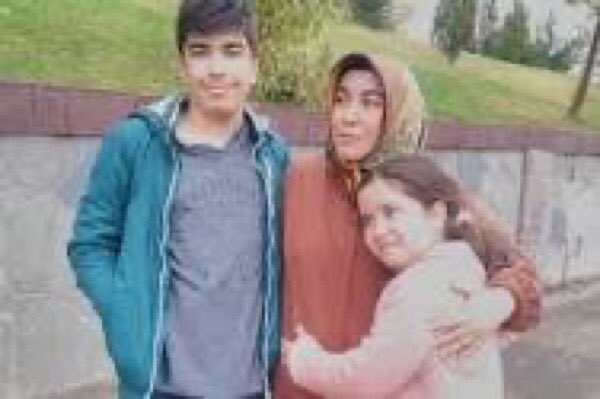 Kevser Sinan Ekim 2019'da çocuklarının yanında tutuklandı. Babaları zaten tutuklu olan Ali İhsan ve Seher annelerinin yokluğunda psikolojik sıkıntı yaşıyor.
Hep söylüyoruz anne-baba tutukluluk zulümdür. 
<a href="/zuleyhagulum/">Züleyha Gülüm</a> 
İşkenceciler KayıtAltında