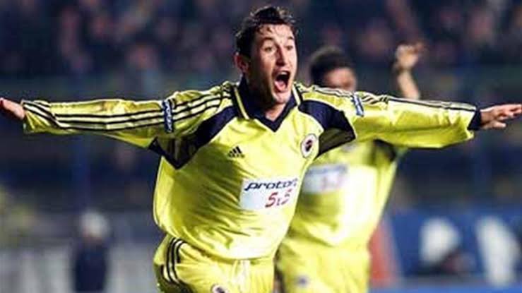 Şu adamı canlı izlemeyenler emin olun kesin olarak gerçek 9 numara izlediklerini iddia etmesinler. ✌️