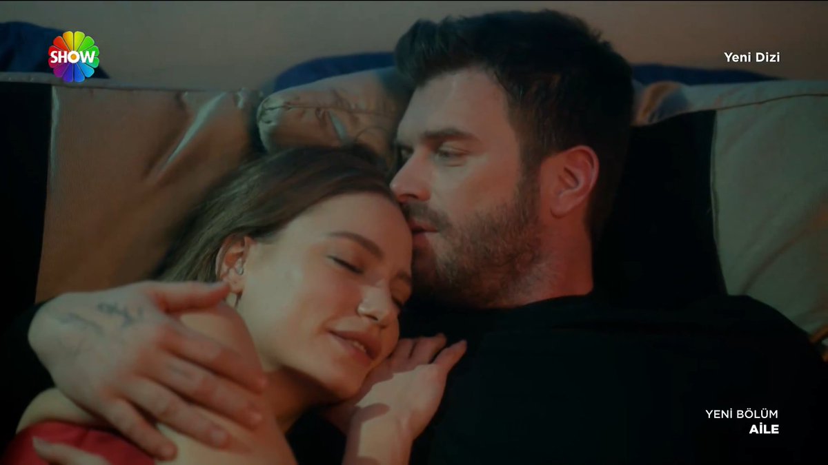 Alev, ateş yangınlardayız... Bu ne şahane bir uyum. Kıvanç Tatlıtuğ, Serenay Sarıkaya. ❤️‍🔥

#aile