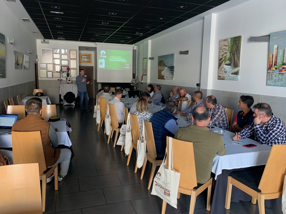 BiorizonBiotech's tweet photo. Hoy, en Agroservicio Ramblizo. , explicando las diferentes estrategias para #cuaje, #floración y #engorde en #sandía y #cítricos y los beneficios de la #agriculturaregenerativa con #DuobioticAlpha.
¡Gracias a todos!
#agriculturasostenible #economiacircular https://t.co/8snuQakJUU