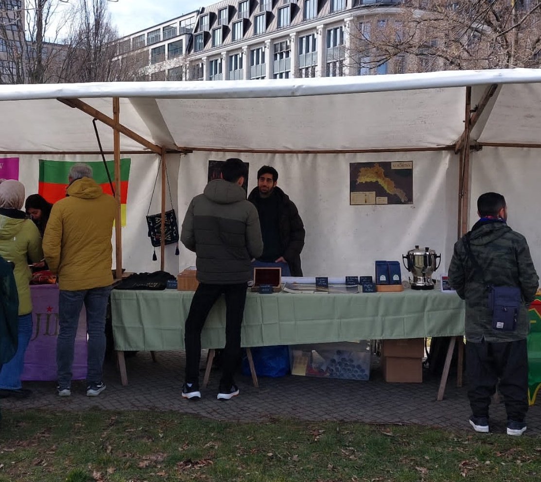 Passarname's tweet photo. Unser Stand beim Newrozfest am 12.03. In Berlin.
Danke an alle die uns Unterstützen und die tollen Komplimente für unsere Produkte. https://t.co/Wq1q37TlBn