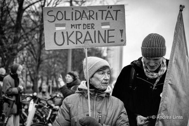 AdrenaLinss's tweet photo. #Fullscalefreedom
#Demonstration #Berlin #StandWithUkraine #SolidaritywithUkraine https://t.co/HOrOmrNu36