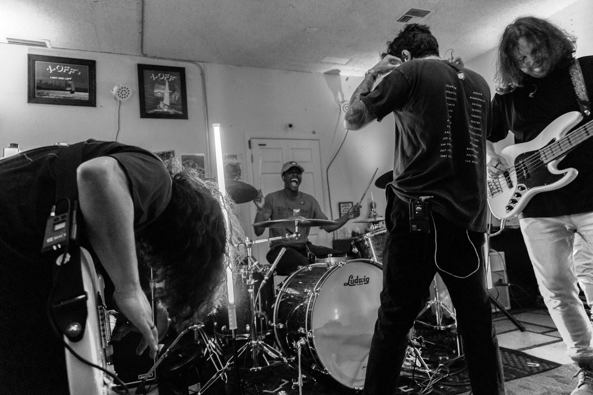 Manny🫥 tweet media