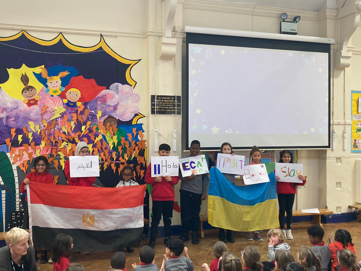DanygraigP's tweet photo. Fantastic assembly yesterday celebrating all the different languages spoken at Danygraig. #DYGPLLC https://t.co/yBPxn9ZyFQ