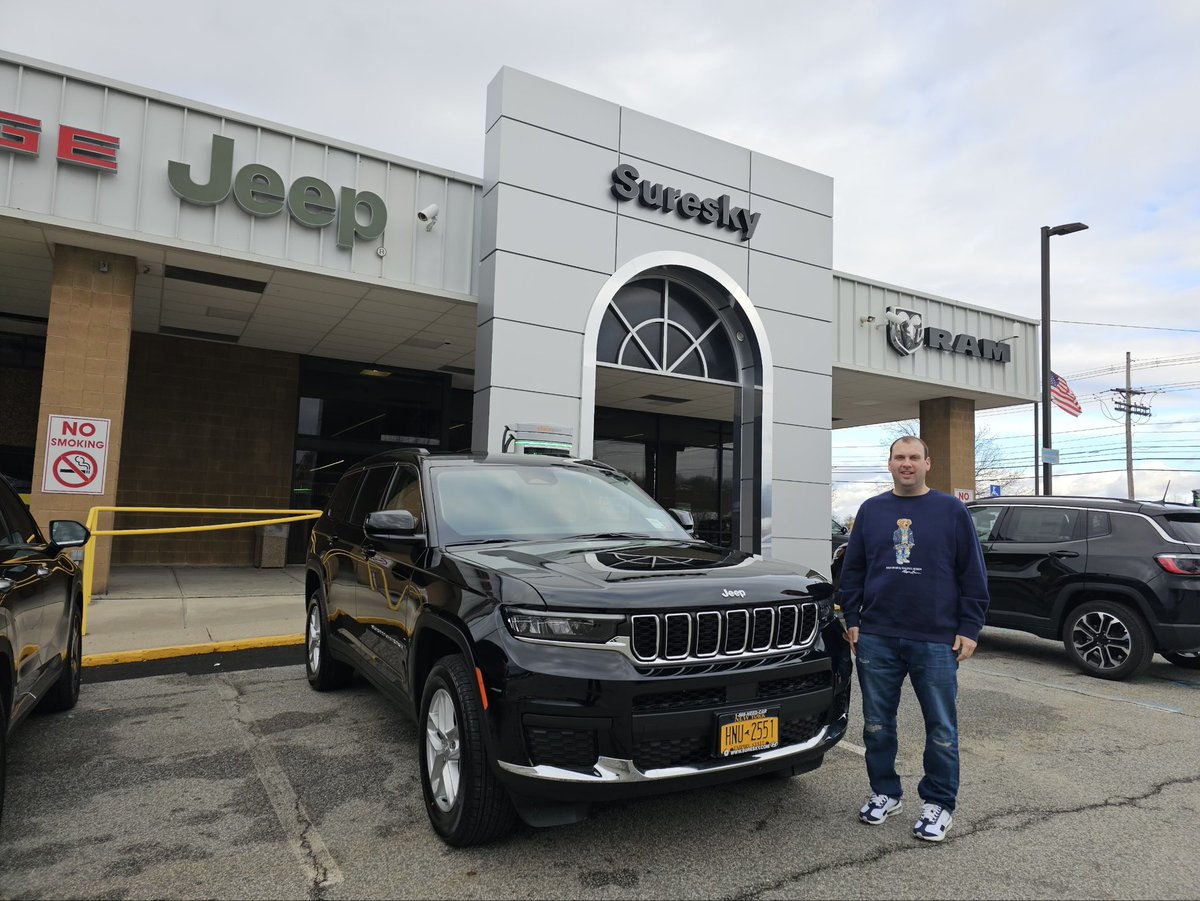 SureskyCDJR's tweet image. Joseph taking home his all new #GrandCherokeeL ! Ready for the snow 😎 

#SureskyCDJR #middletownny #goshenny