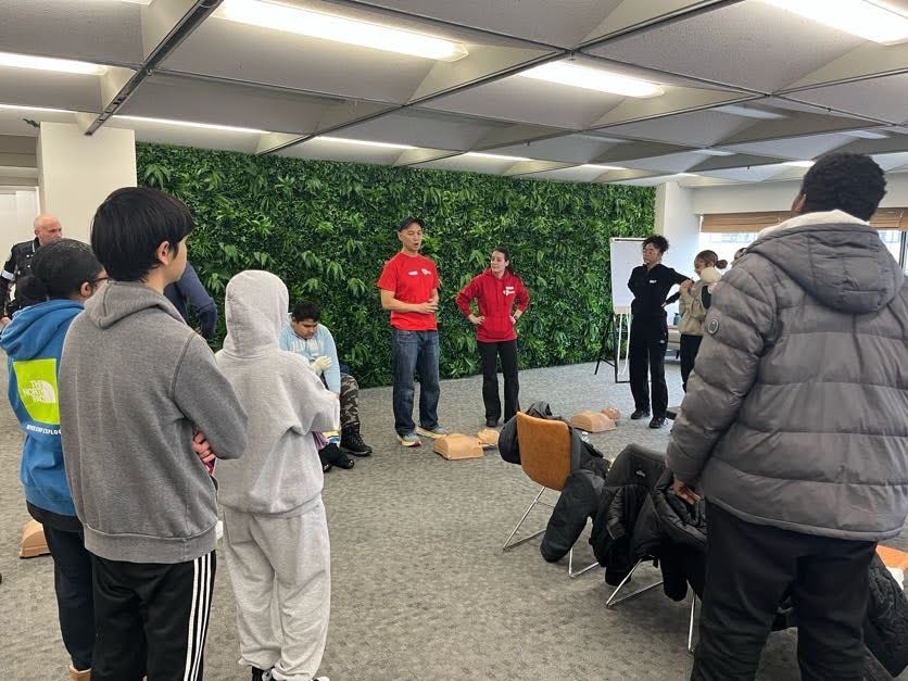 tps32NCO's tweet image. Empowering our community's youth with life-saving skills! Thanks to the free Community Connect Professional Development &amp;amp; Certification Programs, our youth have become certified in first aid @torontopolice @tps_cpeu @thegoodguidesTO @tpaca1 @cottonisabelle @ttc_ceu_scs