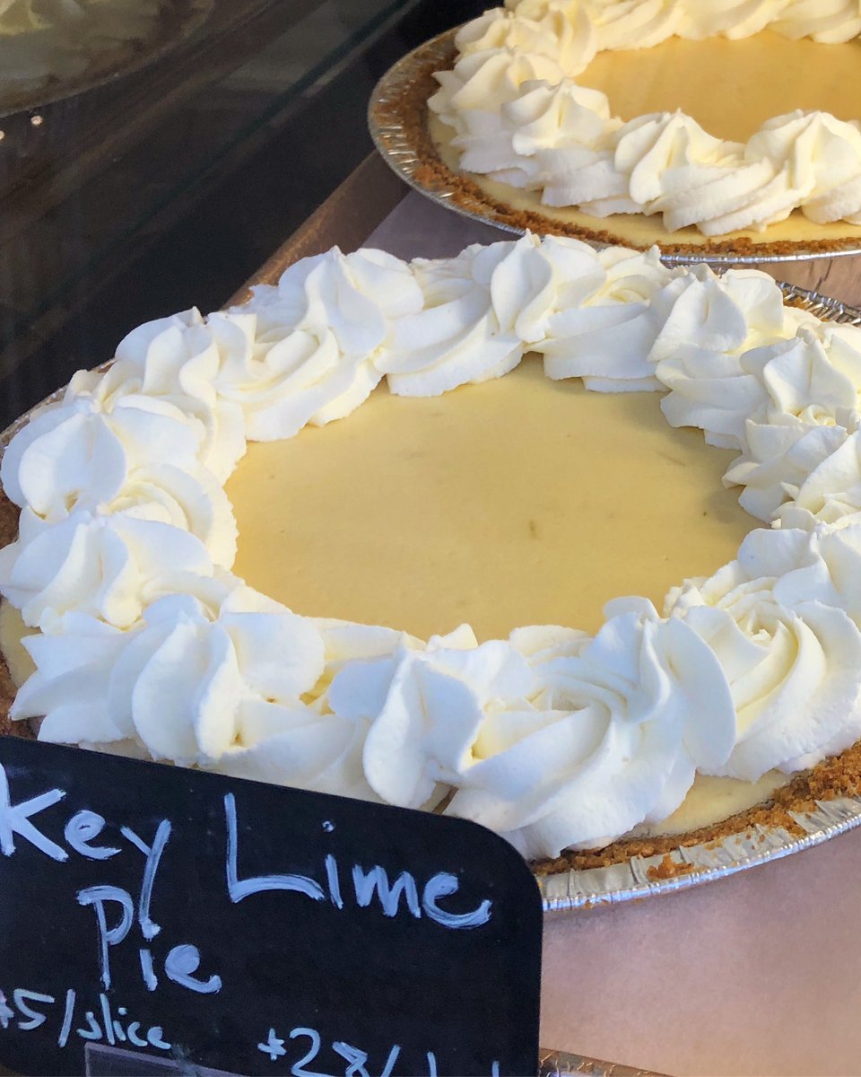 Happy Pi Day! Stop by for some delicious key lime (first batch of the year) and pretend we’re somewhere warm! ☀️ 

#CafeSelmarie #LincolnSquareChicago #PiDay #ChicagoBakery #KeyLime
