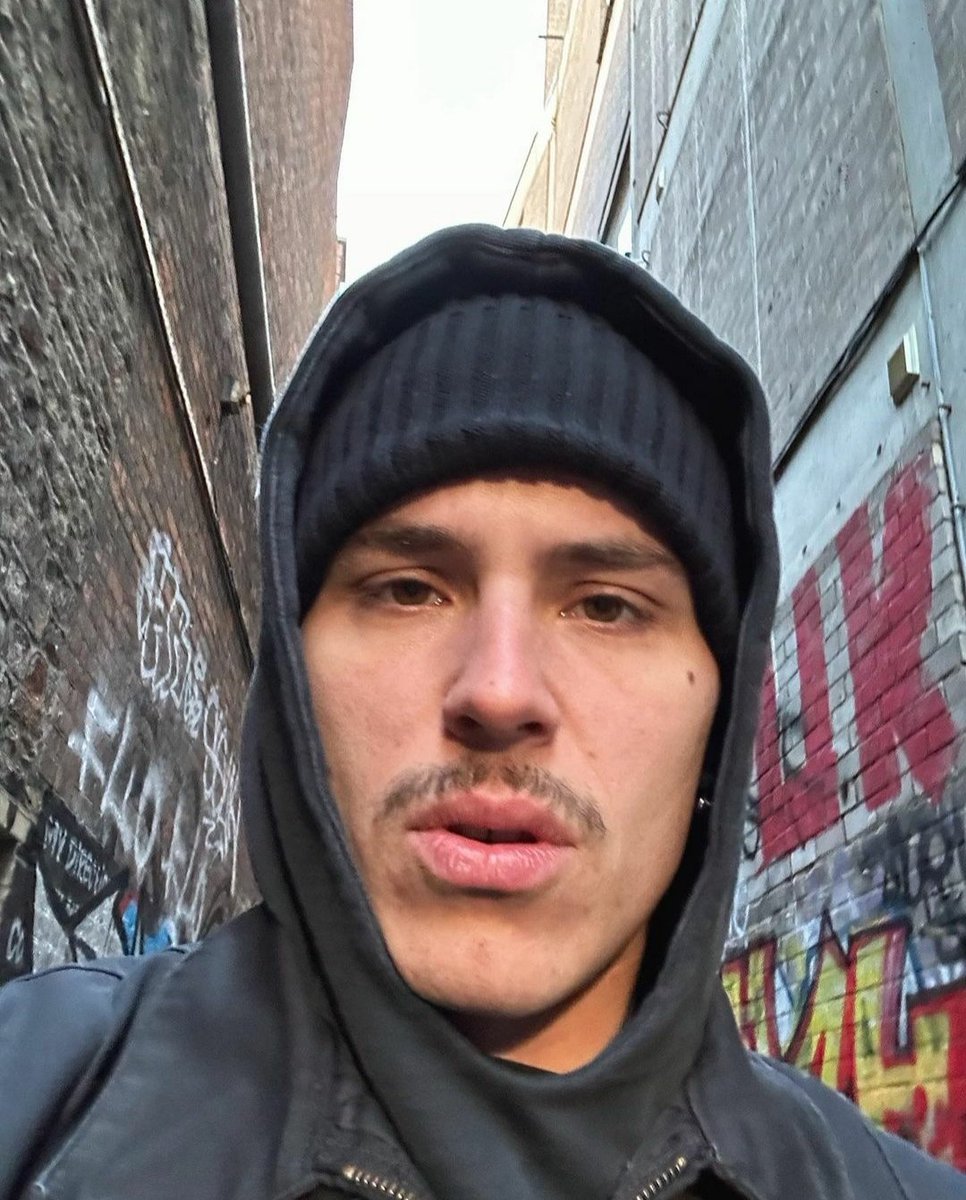 aronmode's tweet photo. love of my life. https://t.co/olbFczw5cf