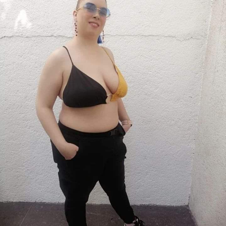 SwissMex_Adi's tweet photo. No entiendo porque aun existen personas que les molesta o duele que otras personas no tengamos el miedo de usar prendas con mucho escote. #tetas #Martespensativos #guapa #curvy #natural #escotes #OlnyGrils #OnlyFans #swissmex_curvy https://t.co/yfrmatbIk6 https://t.co/RPg9BFxHFh