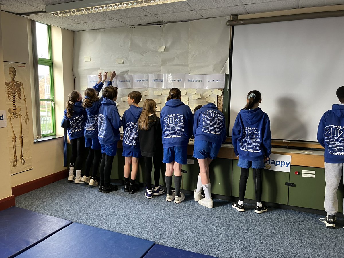 Rhianno40431515's tweet photo. Crucial Kids Event happening for the next 10 days in Liverpool. @Mersey_Care Liverpool School Nurses are supporting the event and delivering sessions on health and wellbeing to all our Year 6 Young People @childsafemedia @WendyNelsonwn https://t.co/c0lpegLO39