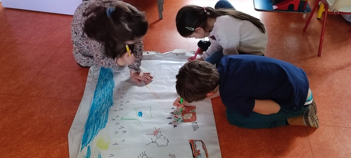 BonneauMaud's tweet photo. Concertation #NotreEcole à l'école primaire de St Maigrin Projet #ClasseDuDehors Les élèves de GS et CP présentent leurs idées et envies pour leur jardin d'école devant les familles et élus présents 👏 @acpoitiers @DSDEN17 @CARDIE_Poitiers @Frederic_Marot @JbMassicot @AManusset https://t.co/YVLH0Roul6