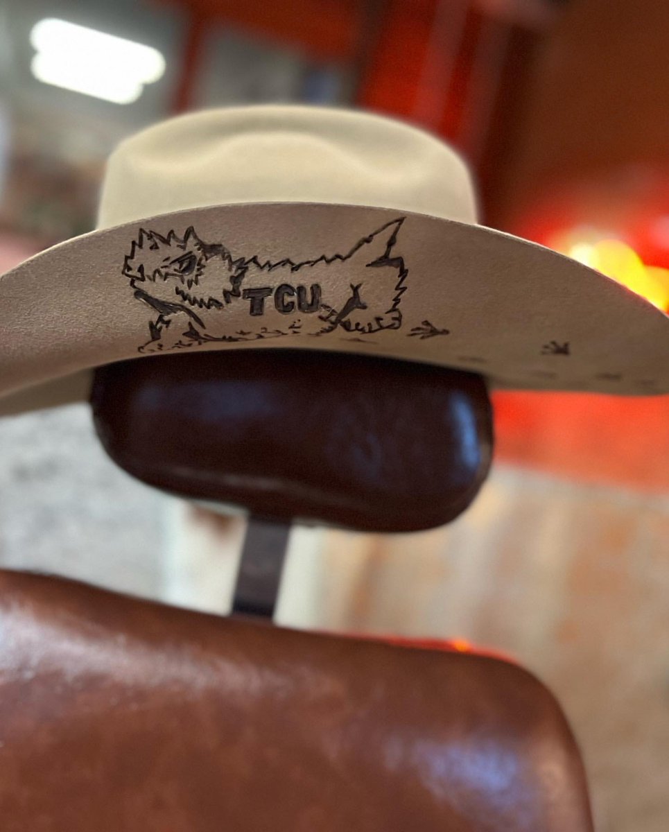 GreeleyHatWorks's tweet image. #customiscool 🤘🏼🤠🎩🔥
.
Check out this rad hat burning completed for our friend TCU alum David Tucker!! @hfrogmayhem
.
What to learn more about hat burning?! Give us a call today! 🤠

 #greeleyhatworks #trunkshow #HATisfaction® #HATitude® #hatburning #customize
