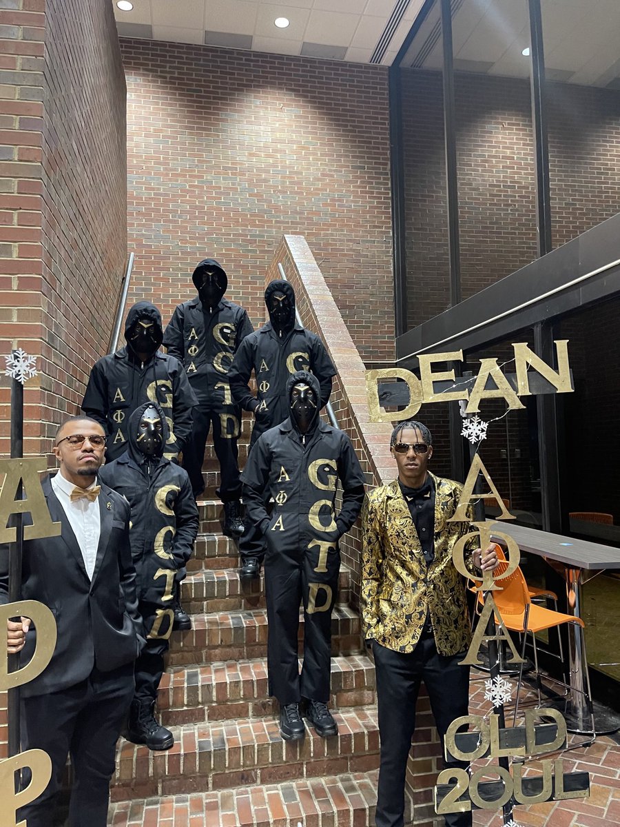 __aaron7's tweet photo. Oh forgot to post .. I did a thing! ❄️💫 Completely the legacy joined the best fraternity in the World! @apa1906NETwork @utmartin 1906!!!!! G.O.T.D🤙🏽🤙🏽 https://t.co/JZkcrcYLNP