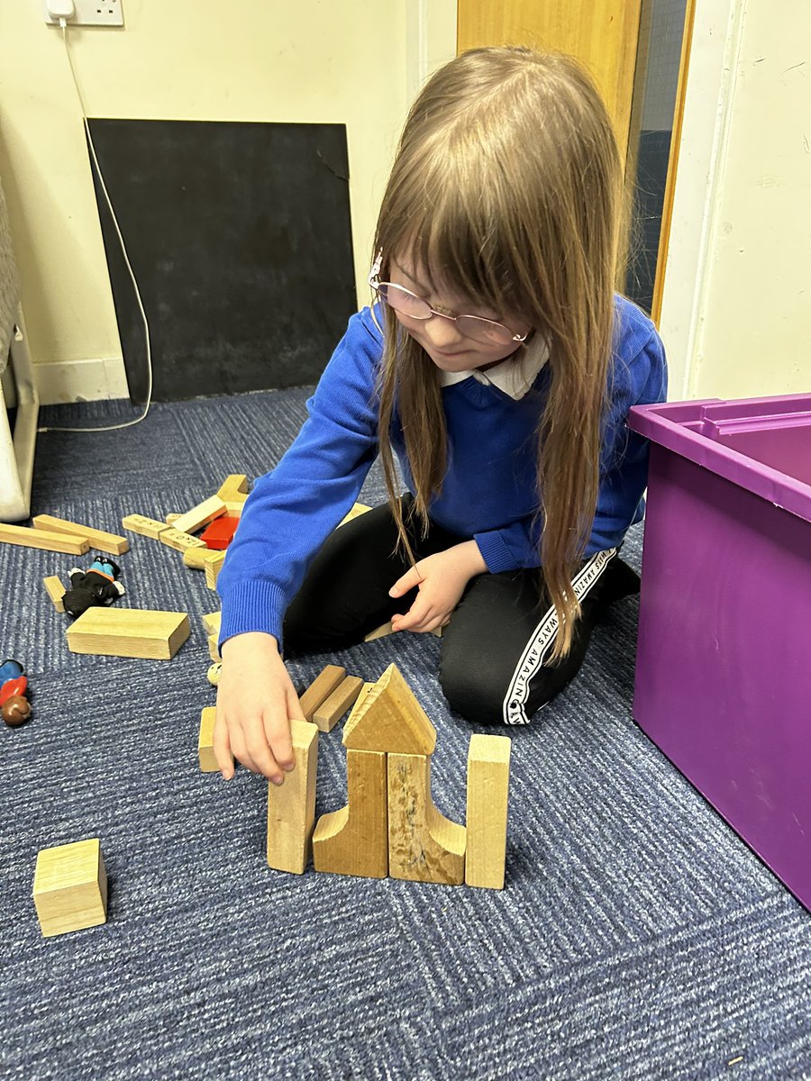 Miss Prentice & The Hive 🐝 tweet media