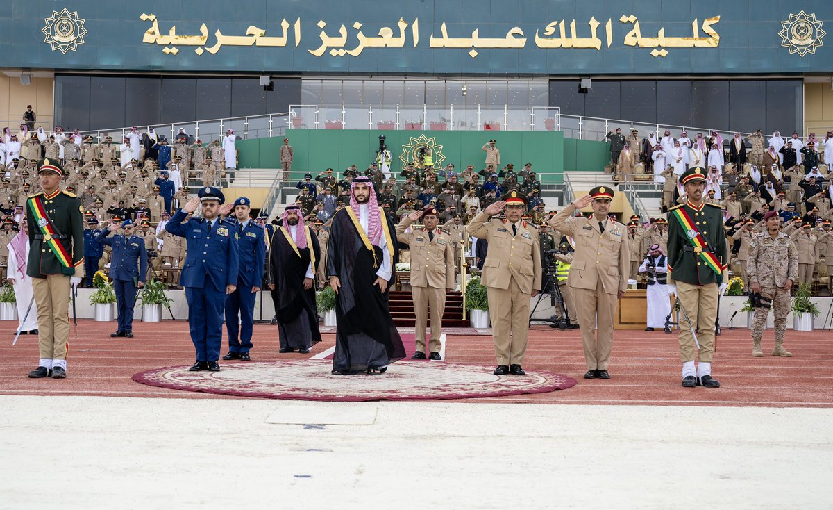 modgovksa's tweet photo. سمو وزير الدفاع يرعى حفل تخريج الدفعة (81) من طلبة كلية الملك عبدالعزيز الحربية.

https://t.co/VxnSZ4J2fo https://t.co/XjNR0Eo3sB