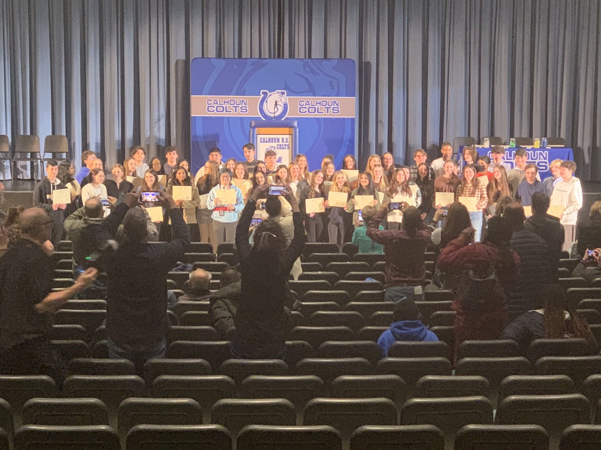 CalhounHS's tweet photo. Congratulations to the new members of the Doug Smestad Rho Kappa National Social Studies Honor Society! https://t.co/5a7NuA8Cka