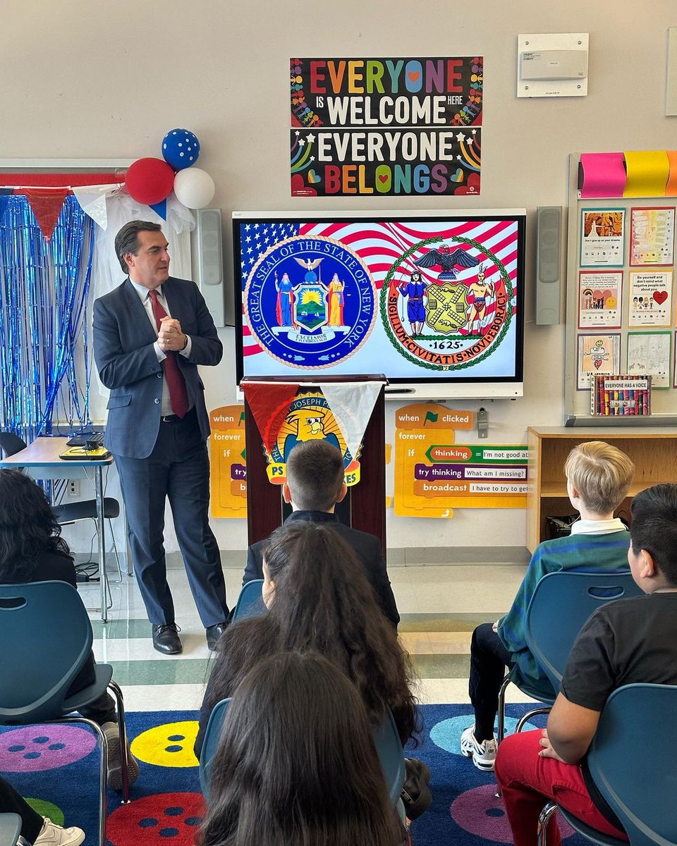SenGianaris's tweet photo. Thank you to @ps70_q for inviting me to speak with their Student Government and Debate Club as part of @nycschools' Civics Week! I was inspired by these young scholars and look forward to seeing them become the next generation of Queens leaders https://t.co/yd4nF7ihe9