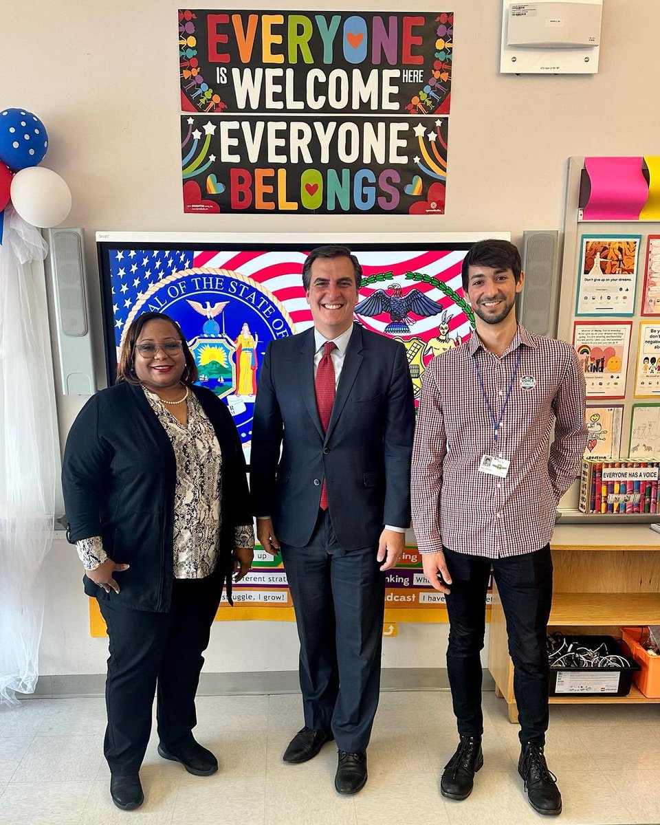 SenGianaris's tweet photo. Thank you to @ps70_q for inviting me to speak with their Student Government and Debate Club as part of @nycschools' Civics Week! I was inspired by these young scholars and look forward to seeing them become the next generation of Queens leaders https://t.co/yd4nF7ihe9