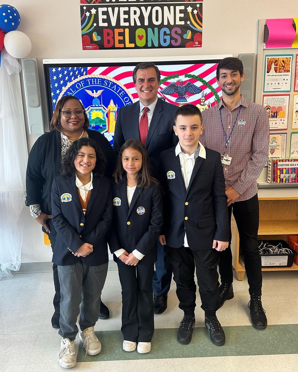 SenGianaris's tweet photo. Thank you to @ps70_q for inviting me to speak with their Student Government and Debate Club as part of @nycschools' Civics Week! I was inspired by these young scholars and look forward to seeing them become the next generation of Queens leaders https://t.co/yd4nF7ihe9