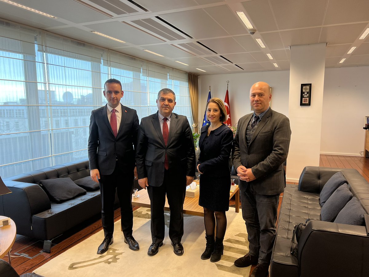 Mustafa Seçen (@mustafasecenn) on Twitter photo Avrupa Birliği Daimi Temsilcisi, kıymetli Büyükelçimiz <a href="/frkkymkc/">Faruk Kaymakcı</a> Brüksel’deki görevine başladı, hayırlı uğurlu olsun 🇹🇷
<a href="/NAZLIyzb/">Nazlı Yüzbaşıoğlu</a> <a href="/tugrul_c/">Omer Tugrul Cam</a> Avrupa Birliği Daimi Temsilcisi, kıymetli Büyükelçimiz <a href="/frkkymkc/">Faruk Kaymakcı</a> Brüksel’deki görevine başladı, hayırlı uğurlu olsun 🇹🇷
<a href="/NAZLIyzb/">Nazlı Yüzbaşıoğlu</a> <a href="/tugrul_c/">Omer Tugrul Cam</a>