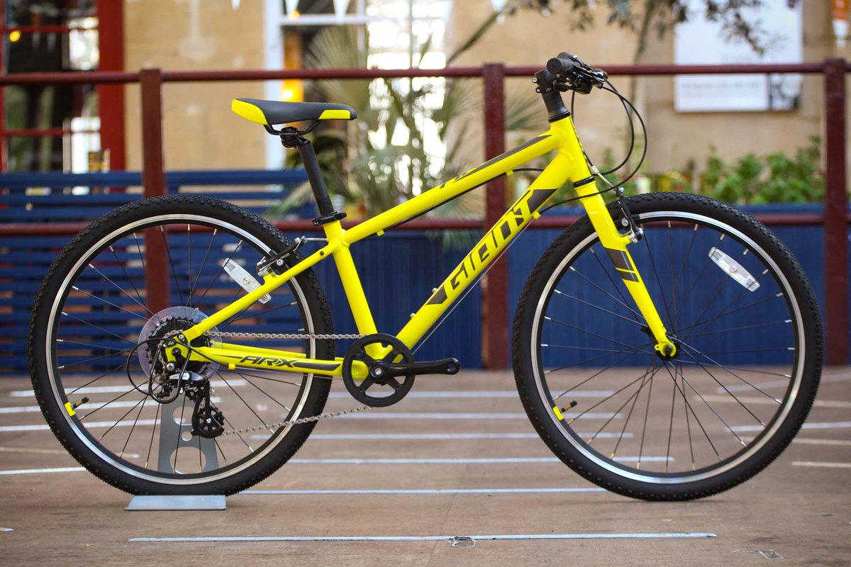 GiantSheffield's tweet image. Today we've ordered a fleet of 20 @GiantUK ARX Bikes as we embark on a journey to remove an accessibility barrier for Children in Sheffield to learn to ride bikes. We want to work with local Primary schools. Please contact us directly for more details on our plans. 🫶🚴‍♀️🚴‍♂️