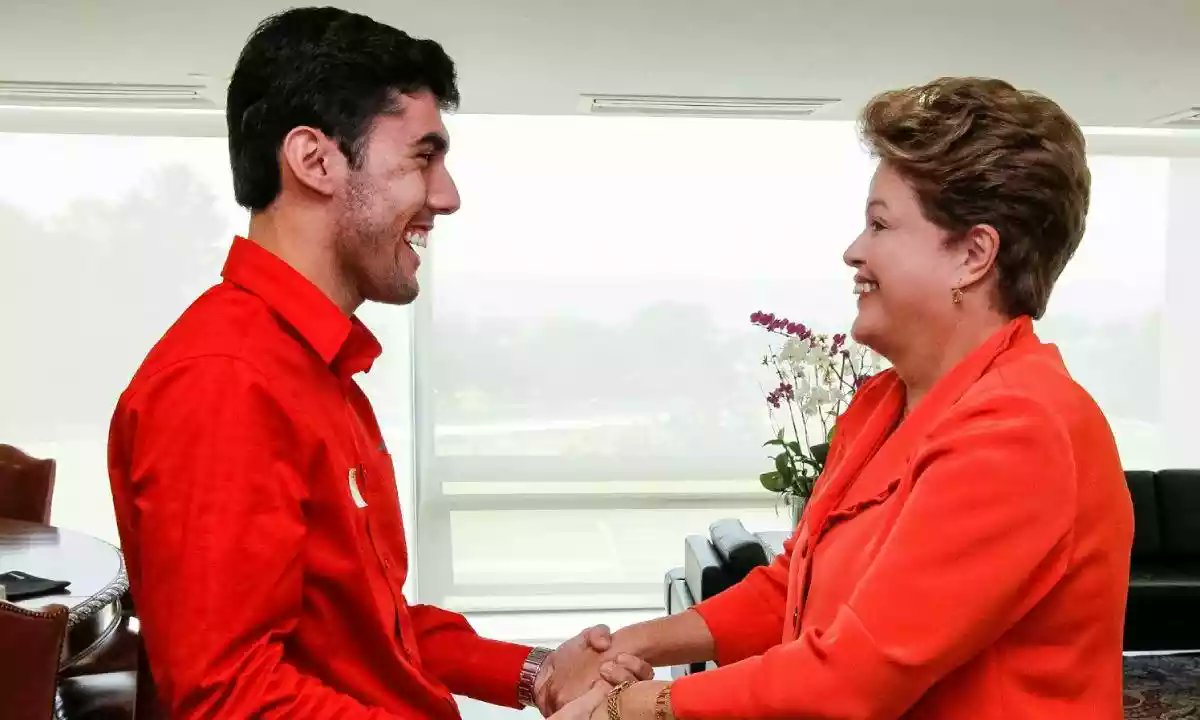 SigaPortalAD's tweet photo. Criador do perfil Dilma Bolada terá cargo no governo Lula 👉 https://t.co/Obju7ZpLOI

#PortalAltaDefinição #DilmaBolada #EBC #Lula https://t.co/rYpAsouXlT