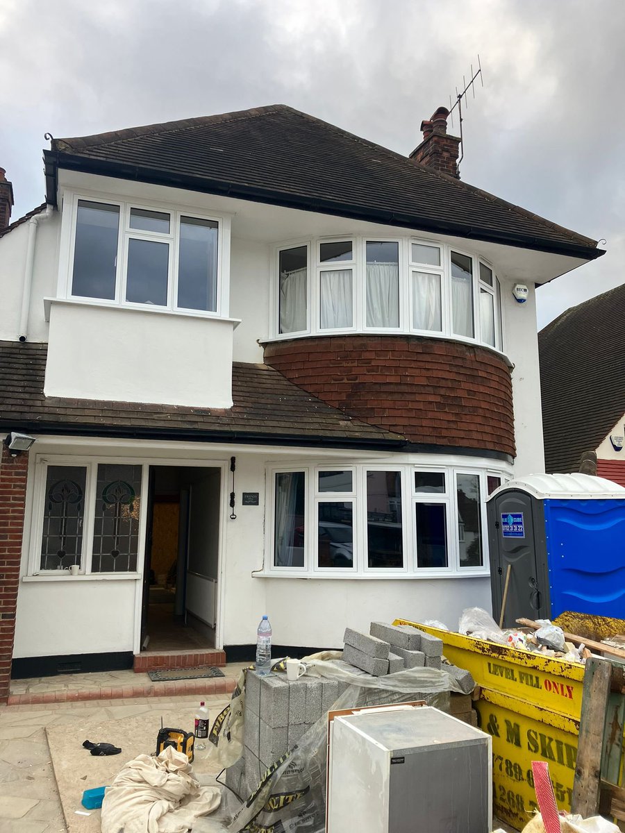 twsosltd1's tweet image. Check out this ongoing project. Our customers have chosen to renew their windows with the Rehau Rio Flush Window System with clear glass. The ground floor bay is now complete. 

#rehau #rioflush #flushwindows #homeimprovements #rehauwindows #pvcuwindows #trade #Doubleglazing