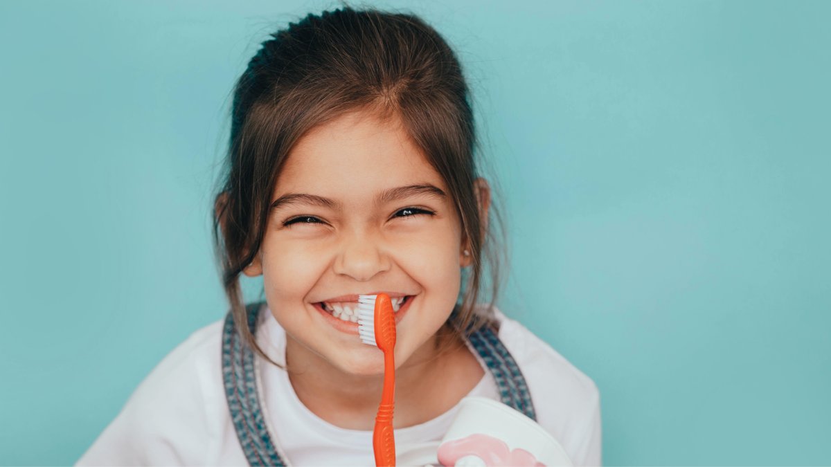 We are open for you, come and open for us! FREE Dental Screenings for children/youth 0-17 years during the #MarchBreak. Appointments are available from March 13th - 17th at various SMDHU locations. 
Don't delay; book today. bit.ly/3LknFcX