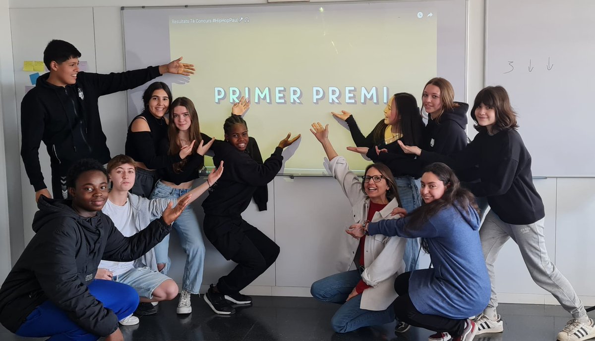 insbrugulat's tweet photo. Hem obtingut el primer premi del 7è Concurs de #HipHop per la Pau que convoca anualment l’ @ICIPeace  i al qual ens hem presentat des de l’optativa de música de 4t d’ESO amb el rap “A terra les fronteres” en la Modalitat 1 Instituts. Enhorabona! 
https://t.co/QjwcvDHs8B https://t.co/mz0A6PQAT1