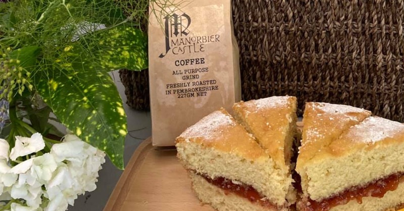 ManorbierCastle's tweet photo. It’s great to have the #café back open again, serving up freshly made, local treats. 🍰 ☕

#castle #pembrokeshire #wales https://t.co/9p7unVlJ2x