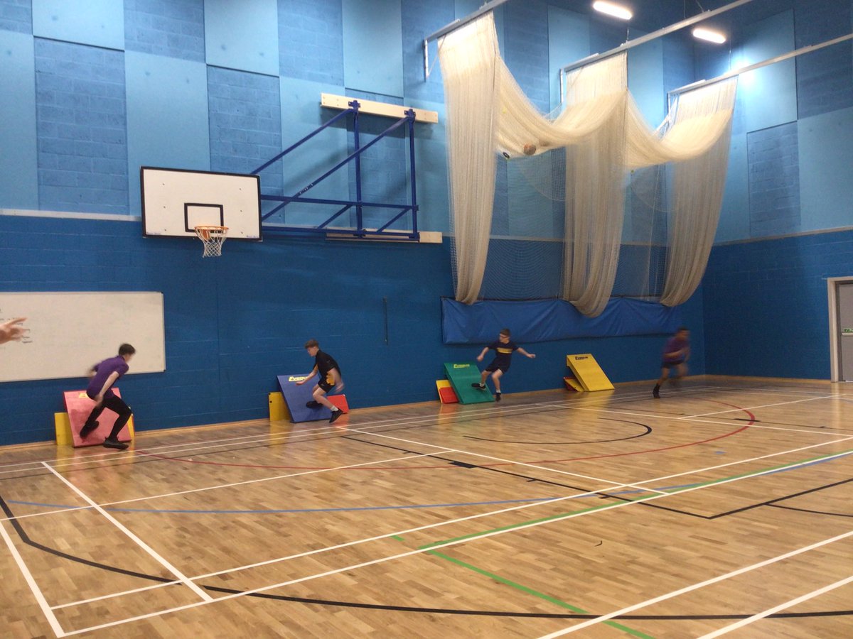 OaksPe's tweet photo. Today we hosted Y8 Sports Hall Athletics, well done to everyone who participated @TuxfordPE @OutwoodValleyPE @PortlandPE and @retfordoaks. Congratulations to Outwood Academy Portland who will go on to represent Bassetlaw in the county finals 🏃🏻‍♀️🏆@YourSchoolGames https://t.co/iv8s0LdfVf