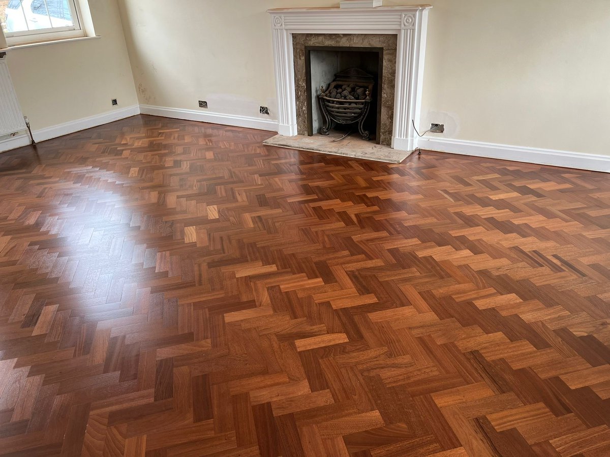 planet_flooring's tweet photo. Sanded back these beautiful blocks in a 1950's property in Kingston upon Thames. Gaps resin filled and finished with 1x coat of #loba #EasyPrime and 2x coats of #Loba #EasyFinish https://t.co/nLqfieHtI1
