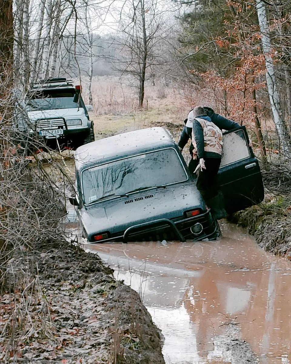 oshigoshi1972's tweet photo. #łada #lada #niva #offroad #vitara #suzuki #Poland #Polska #Polska4x4 #winter #forrest #petrolhead #fun #patrol #samuraj #jeep #discovery #defender #teren #simex #extrime #flood #lifestyle #nature #car https://t.co/xnoR42wJW4