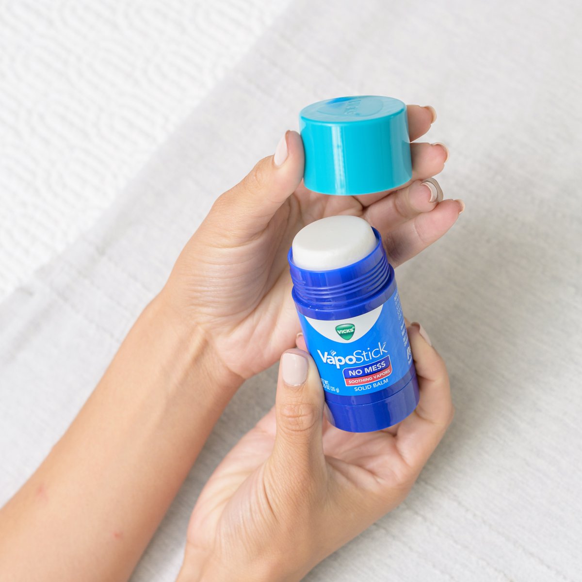 Open, swipe, and soothe with non-medicated Vicks Vapors.

Find yours: spr.ly/6017MsA4T