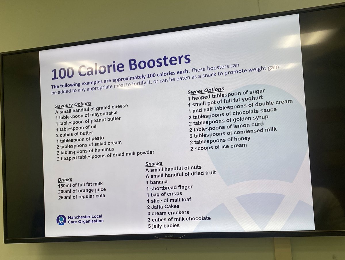 CNSmcr's tweet photo. Great Malnutrition Awareness session today at Wythenshaw Hospital Education and Research Centre.  AAA screening Team, CHF service, Patch 3 District Nurses, Buccleuch Lodge RGN, ICRS and AMU physios.  Raising awareness of malnutrition and talking snacks #NHWeek @mcrlco #MUST https://t.co/0AEwGBv8do