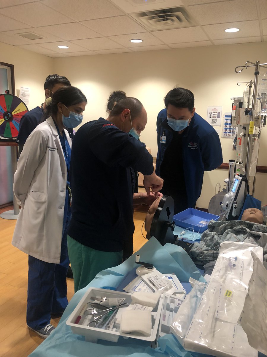 MSWneuronurses's tweet photo. Shout-out to the critical care nurses for holding out second #skillsfair. Learning is power!🧠💪#engaged #criticalcare @LindaVRN @BethOliverVP https://t.co/0AfOfeJ7FI