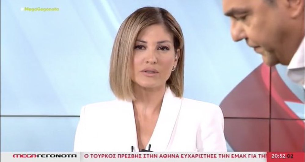 GeorghyZhukov's tweet photo. Πολύ to the point η Ράνια Τζίμα απεναντι στον Α. Τσίπρα. 

Έθεσε θέμα για διαχρονικές ευθύνες στον ΟΣΕ, οι οποίες συμπεριλαμβάνουν και τον ΣΥΡΙΖΑ, θέμα εμπιστοσύνης στη Δικαιοσύνη, έκανε ευθεία σύγκριση πεπραγμένων σε Μάτι - Τεμπη και την θέση Τόσκα στα ψηφοδέλτια του ΣΥΡΙΖΑ, θέμα Πολάκη και αξιοπιστίας Τσίπρα που τον ανέχεται, θέμα αδυναμίας του ΣΥΡΙΖΑ να πείσει την κοινωνία και θέμα αποχώρησης Τσίπρα εάν χάσει για 5η συναπτή φορά.

Ο #Τσιπρας ανέτοιμος σε τέτοια πίεση και εμφανώς εκνευρισμένος, στο τέλος σηκώθηκε και έφυγε πριν ακόμα ολοκληρωθεί η αποφώνηση.

#megatv #megagegonota