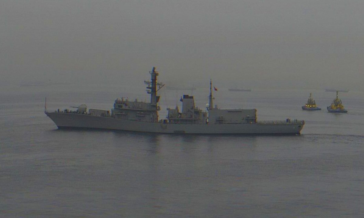 WarshipCam's tweet photo. Chilean Navy Duke-class frigate Almirante Cochrane (FF-05) (ex. HMS Norfolk) coming into Valparaiso, Chile - please note that the ship is not warped - the camera is 😁- March 14, 2023 #almirantecochrane #ff05
SRC: webcam https://t.co/Dwff4auFqi