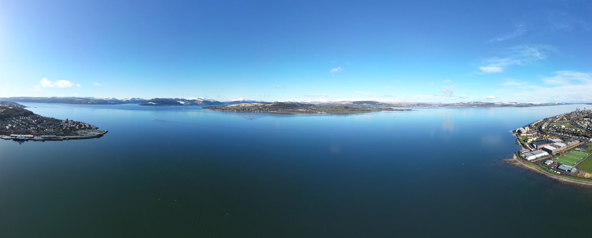 Ten minutes earlier this was a white out blizzard. #Gourock #Hardtobelieve  @BBCScotWeather @WindyWilson88 @ThePhotoHour