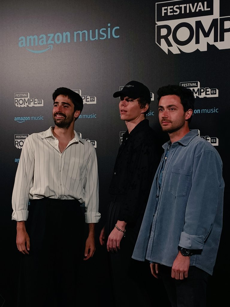 claauufer's tweet photo. Los chicos de Meler (@somosmeler) tampoco quieren perderse el festival #RompeES de @amazonmusic 🙌 https://t.co/yRwHvEd5Ok