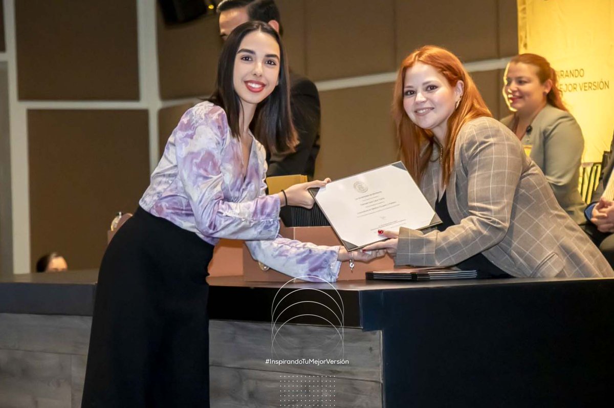 La UDEM reconoce a estudiantes de preparatoria y nivel profesional como Alumnos Distinguidos del periodo Otoño 2022. 
Lee la nota completa aquí 👉 bit.ly/3l0enbk 
#InspirandoTuMejorVersión