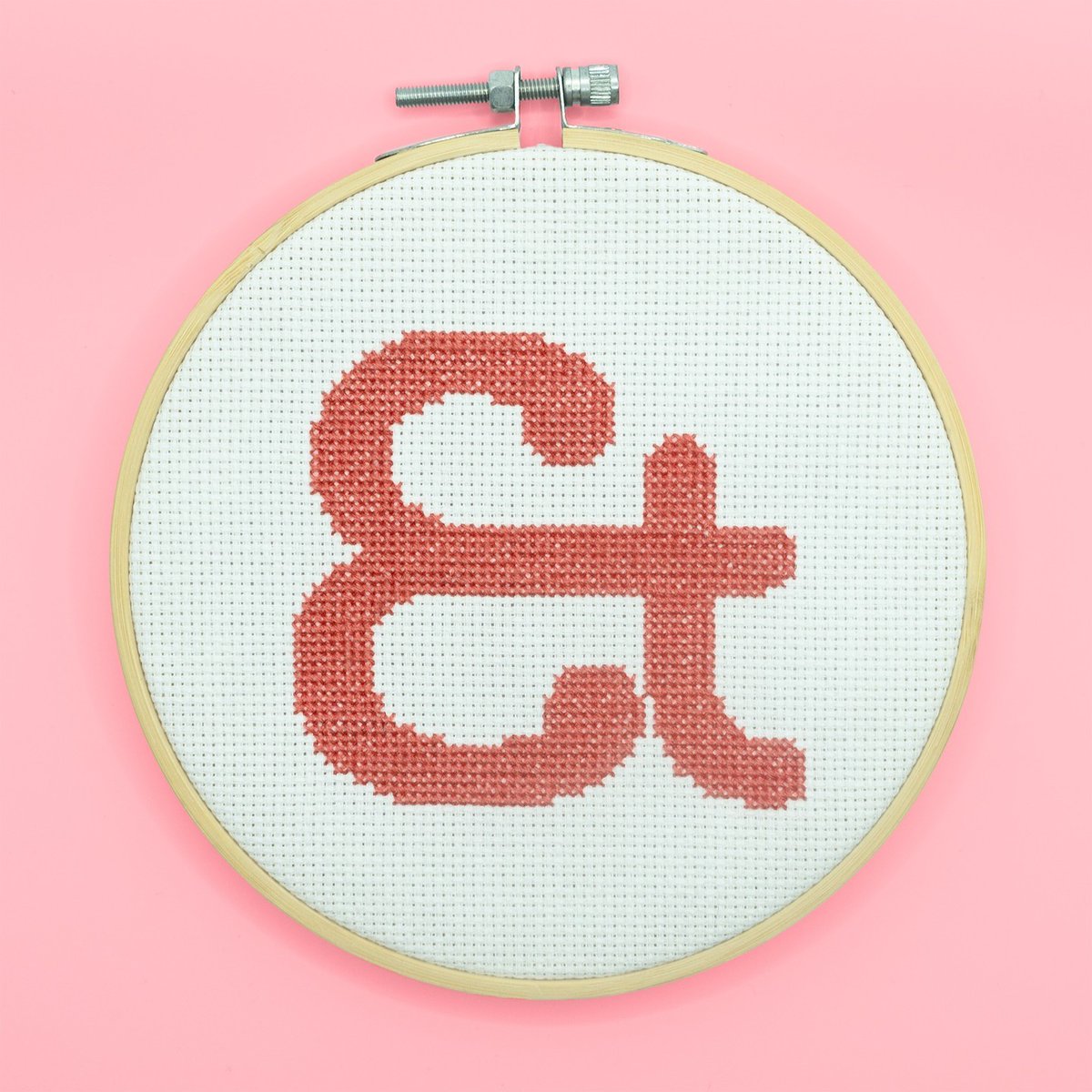 kpatutodesign's tweet photo. Cross stitch Ampersand Typographic Design ⁠
Series 🎨🧵🪡⁠
〰️⁠
⁠
Typeface: Chennai Slab Medium⁠
insignedesign⁠
dmc_embroidery⁠
⁠
#ampersandstitches⁠ https://t.co/eYuCbwqo43