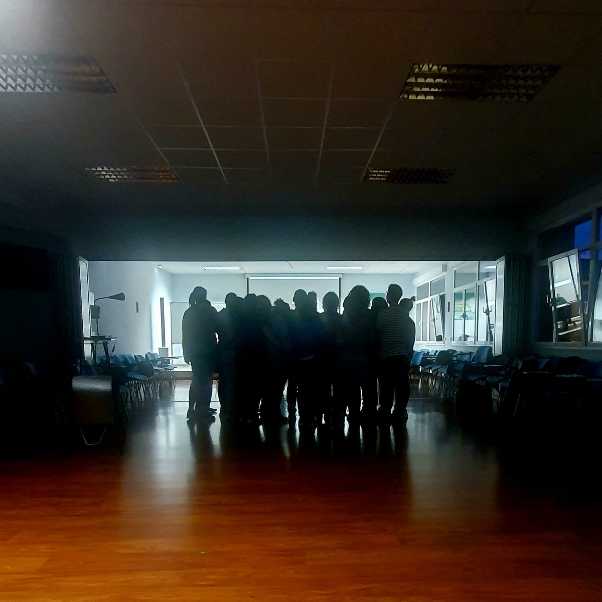 cprgijon's tweet image. Emocionantes las dos sesiones impartidas por @estheruria dentro del curso "Drama y teatro en educación" organizado por @Culturagijon en colaboración con el CPR.