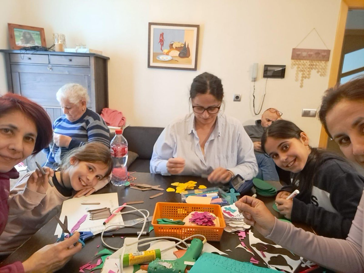 Descubre las aportaciones de los estudiantes ❤️🧡💛de primaria de CEIP SANTA ANA (La Puebla de Cazalla)  y CEIP ANDALUCÍA FRANCISCO SORIA (Algámitas) Tenemos que darlo todo por ellxs 👨‍🎓👩‍🎓<a href="/chapamini/">Fermín Álvarez</a> <a href="/peralias/">Loly Álvarez Peralías</a> <a href="/mluisa27d/">Maria Luisa Carrasco</a> <a href="/juanmadiaz/">Juanma Diaz</a> <a href="/maestrojuanma/">Juanma Fernández</a> <a href="/ManoliFM/">Manuela Fernández</a> @manueljesusF <a href="/CheloELT/">Chelo Gutiérrez💖💡🎓👩🏻‍💻🌍🌱</a>