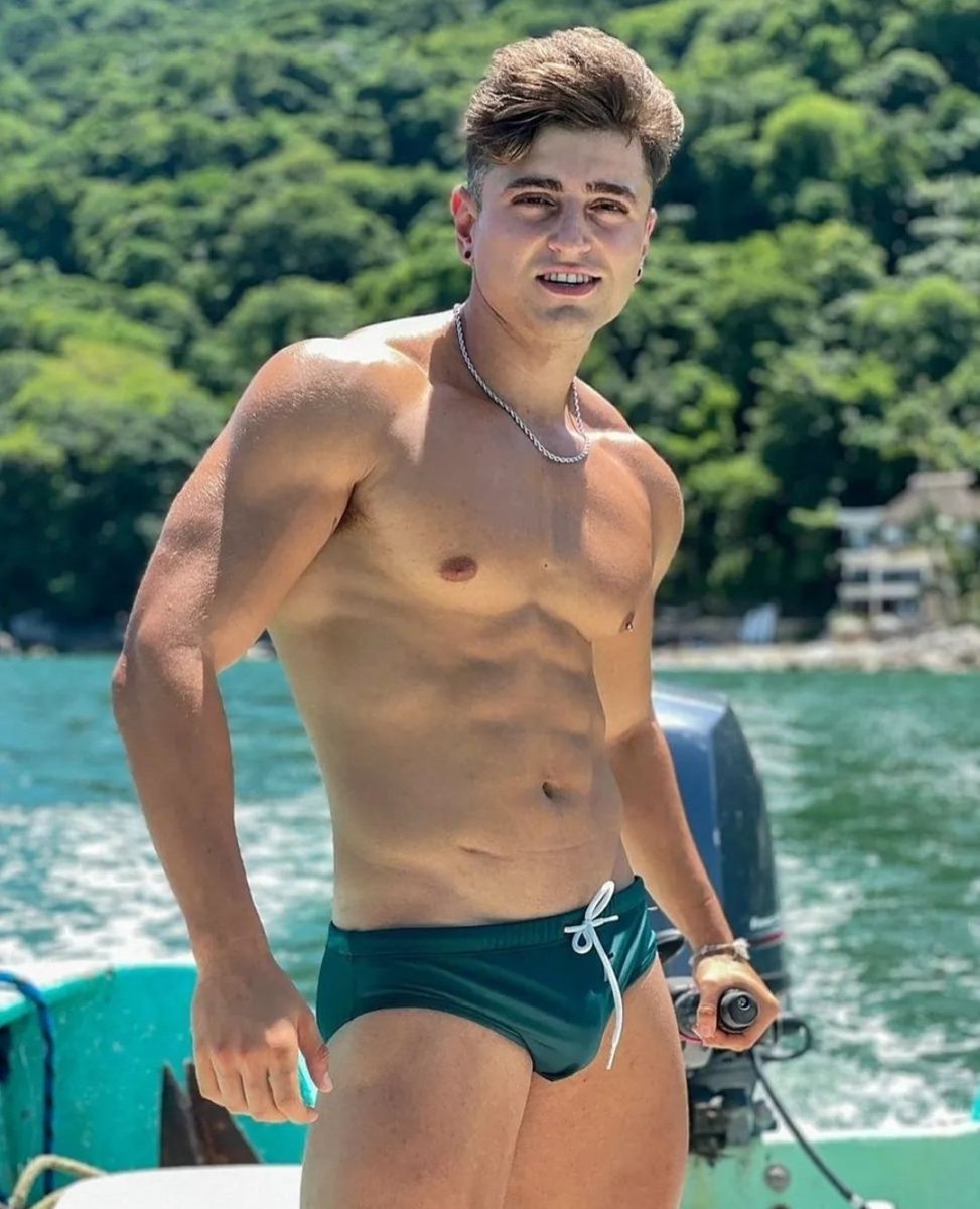 Carlos Effort 🇪🇸
Post 060
MODEL🩲 ACTOR🎬

This sexy Spanish model and actor is one of Belami's new men

Pretty face, very defined body and amazing bulge that she likes show off 😍

Follow &amp; enjoy:
<a href="/Carloseffort1/">Carloseffort1</a> 

#sexymen #speedo #speedobulge #bulge #hotbulges #swimwear #belami