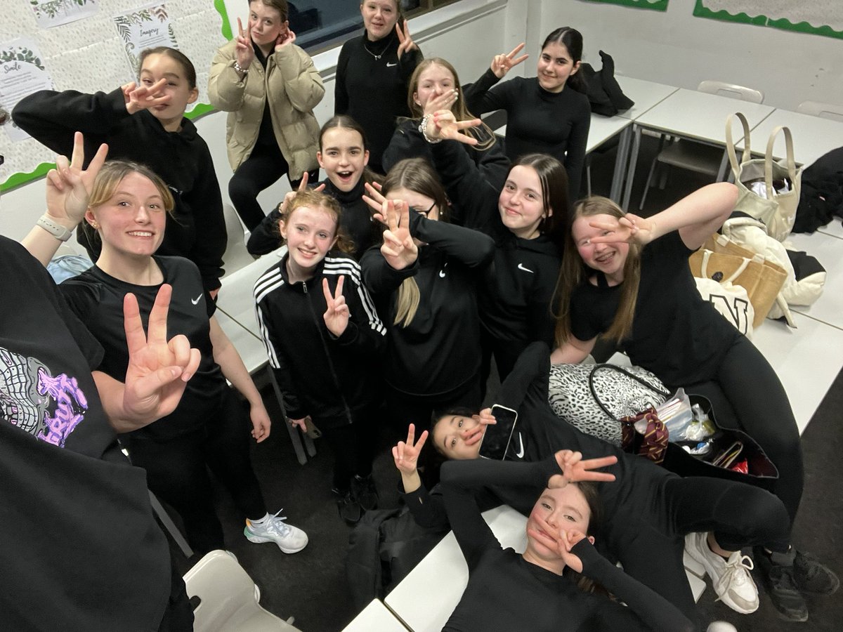 TeamCawdor's tweet image. REMINDER‼️ Dundee Schools Dance competition is this Thursday in the Caird Hall, would be great to have as much Harris support as possible😁 

Time: 6pm

Price: Adults - £4
           Concessions - £2

V’s Up!! 

#harrisacdemyPE